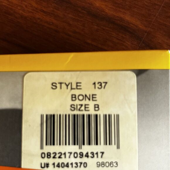 Vintage DANSKIN ROUND THE CLOCK Lycra Bone Color Control Top Pantyhose Size B - Picture 4 of 4